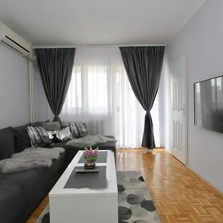 Apartment Cezar *